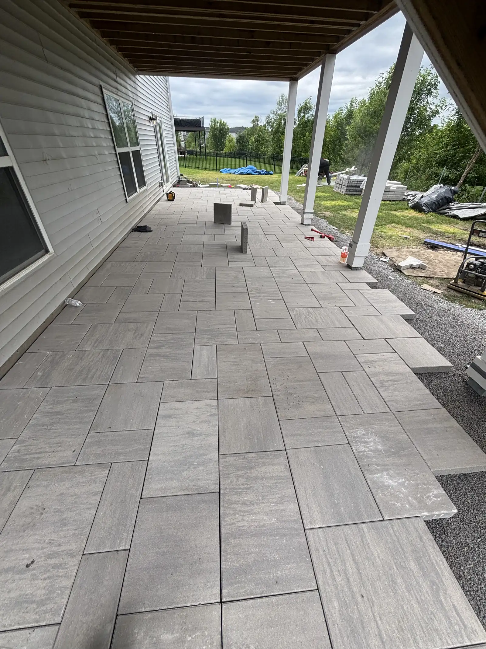 Wayzata paver patio — front yard plantings